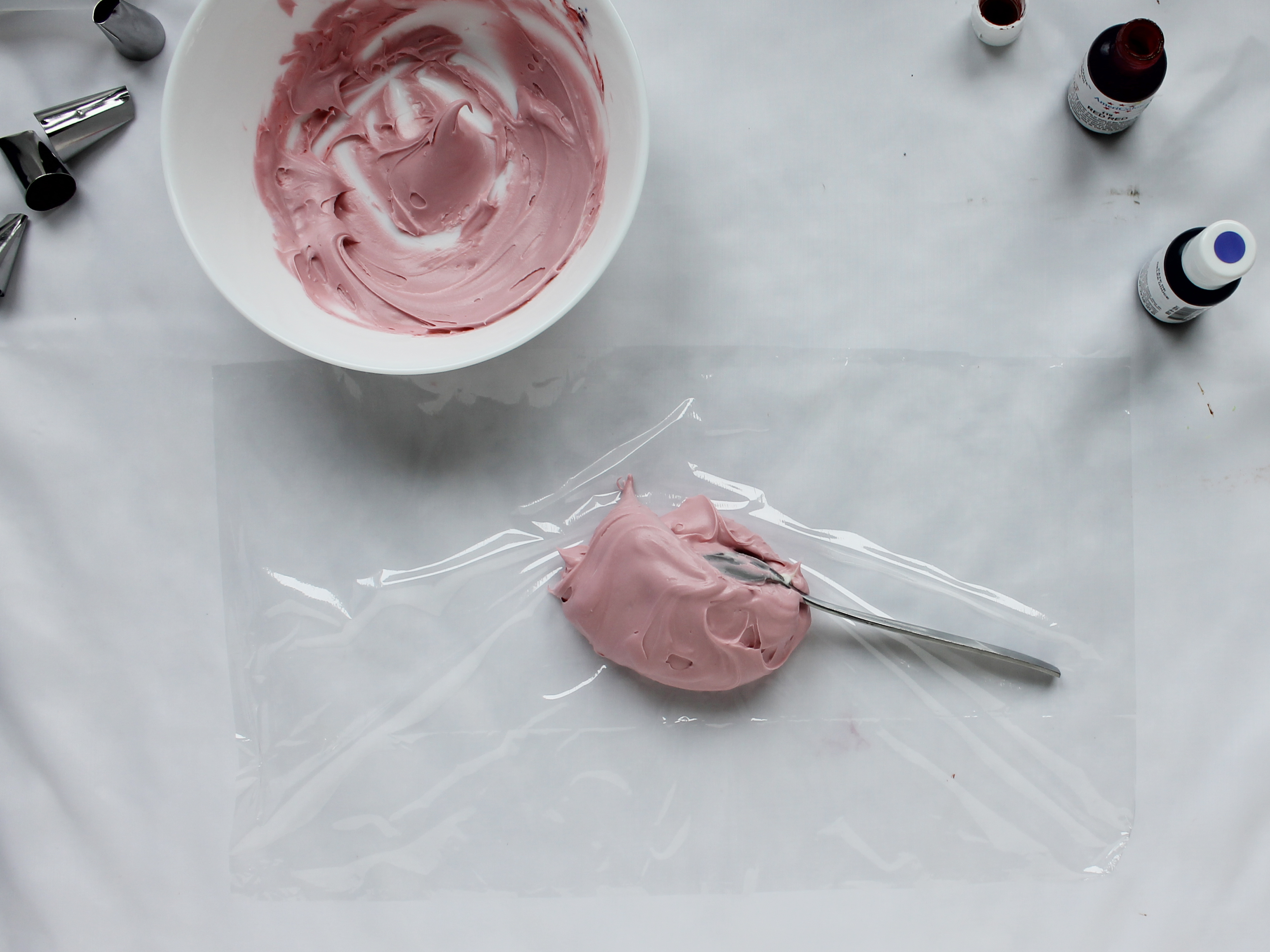 How To Make Icing Flowers For A Flower Cake Genius Kitchen